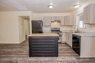 2152 Calle Mesa Verde in Safford, AZ - Building Photo - Building Photo