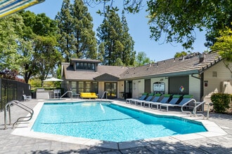 Chardonnay Gardens in Livermore, CA - Foto de edificio - Building Photo