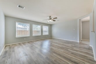 1217 Quarterhorse Dr in Alvin, TX - Building Photo - Building Photo