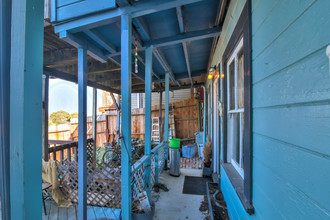 Showing 12/19 from 12:30-1:30pm in Crockett, CA - Foto de edificio - Other