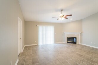 3103 Olde Sutton Parke Dr in Orange Park, FL - Foto de edificio - Building Photo