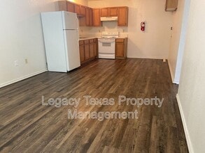 1110 Williams Ave in Cleburne, TX - Building Photo - Building Photo