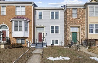 251 St Michaels Cir in Odenton, MD - Building Photo