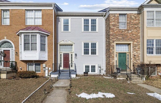 251 St Michaels Cir