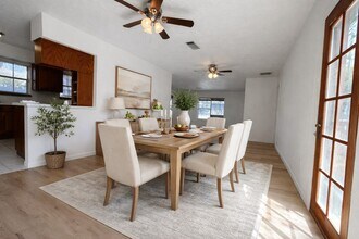 1220 Kelving Way in Wharton, TX - Building Photo - Building Photo