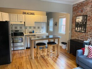 1351 N Washington St, Unit 18 in Denver, CO - Building Photo - Building Photo