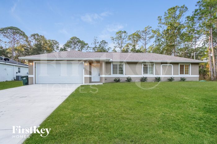 5569 Landry Ave in North Port, FL - Building Photo