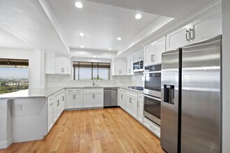 1995 Molino Ave in Signal Hill, CA - Building Photo - Building Photo