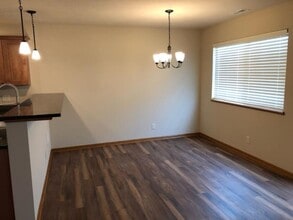 8775 Ridge Hollow Dr in Lincoln, NE - Building Photo - Building Photo