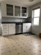 12 Third School St in Bristol, RI - Foto de edificio - Building Photo