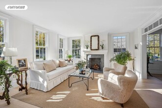 29 Henry St in Sag Harbor, NY - Building Photo - Building Photo