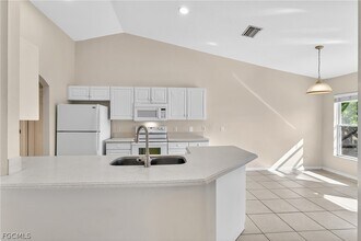 815 SW 11th Ave in Cape Coral, FL - Building Photo - Building Photo