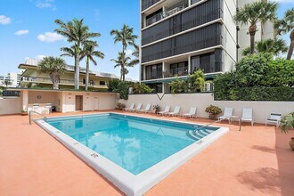 225 S Beach Rd, Unit 401 in Jupiter, FL - Building Photo - Building Photo