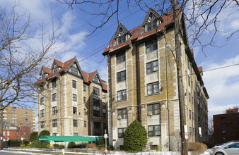 Hampton Hall in Pittsburgh, PA - Building Photo - Building Photo