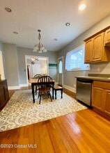 104 Catherine St, Unit 1 in Saratoga Springs, NY - Foto de edificio - Building Photo