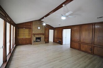 6014 Lakeshore Dr in Rowlett, TX - Building Photo - Building Photo