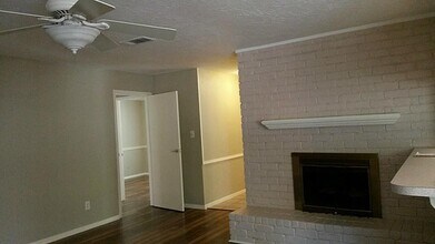 29414 Loddington St in Spring, TX - Foto de edificio - Building Photo