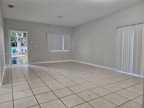 14924 SW 58th St in Miami, FL - Building Photo - Building Photo