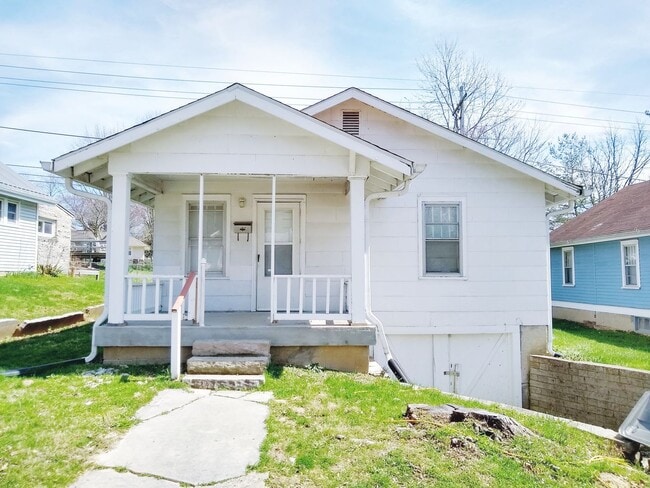 property at 207 S Clark St