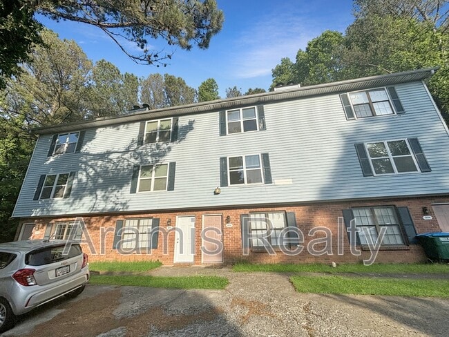 property at 3036 Destin Cir