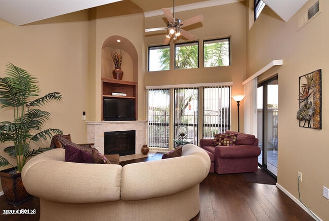 7641 E Indian Bend Rd in Scottsdale, AZ - Building Photo - Building Photo