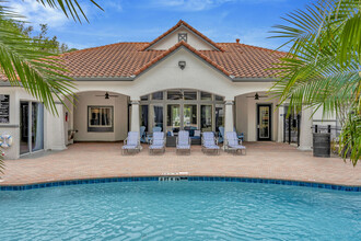 Portofino Apartments in Tampa, FL - Foto de edificio - Building Photo