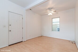 912 N Ashland Ave in Chicago, IL - Building Photo - Building Photo