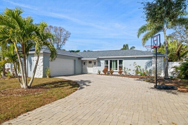 12057 96th Pl in Seminole, FL - Building Photo - Building Photo