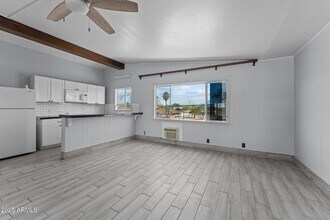 692 W Wickenburg Way in Wickenburg, AZ - Building Photo - Building Photo