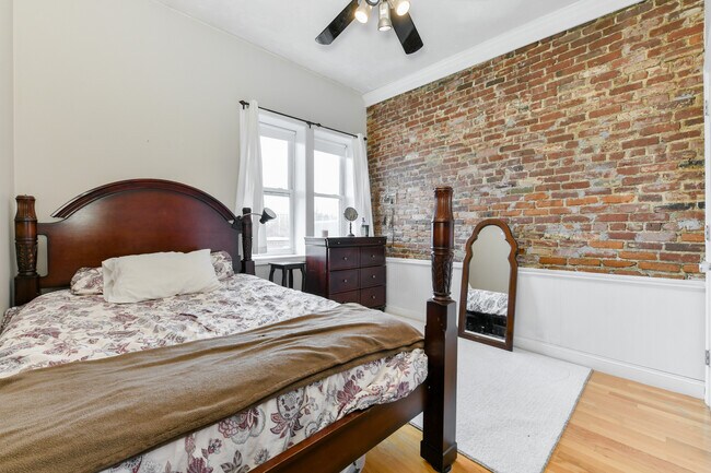 158 Cottage St, Unit 4R in Boston, MA - Building Photo - Building Photo
