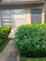 5550 N Braeswood Blvd in Houston, TX - Building Photo