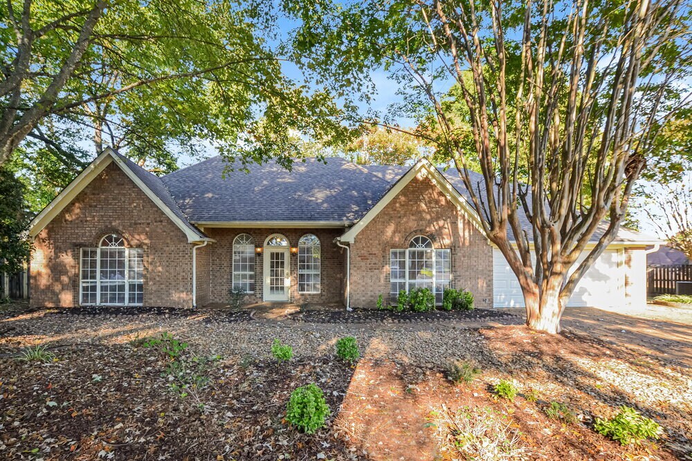 970 Waif Woods Cove in Memphis, TN - Building Photo