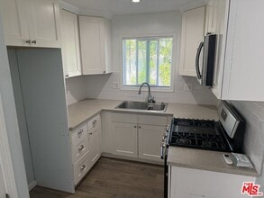 7512 Jamieson Ave in Los Angeles, CA - Building Photo - Building Photo