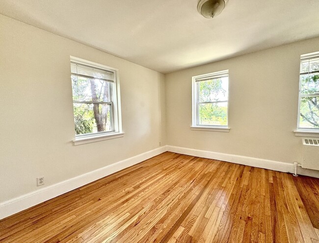 461 Arborway, Unit #3 in Boston, MA - Building Photo - Building Photo