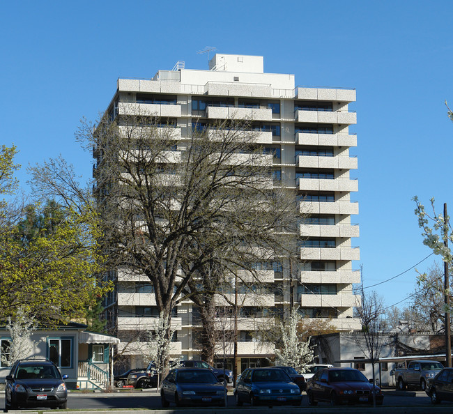 Imperial Plaza Condominiums in Boise, ID - Building Photo - Building Photo