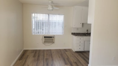 6636 Tujunga Ave in Los Angeles, CA - Foto de edificio - Building Photo