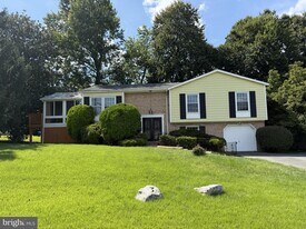 13100-13100 Cabinwood Dr in Silver Spring, MD - Building Photo