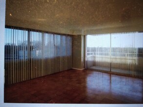 4515 Willard Ave in Chevy Chase, MD - Building Photo - Building Photo