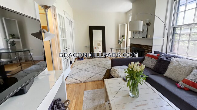 123 Myrtle St, Unit 2