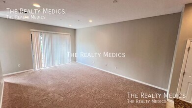3736 Avalon Park E Blvd in Orlando, FL - Building Photo - Building Photo