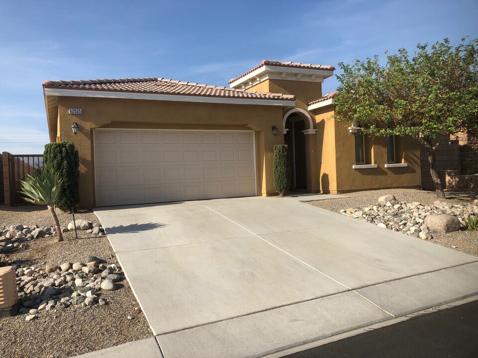 62555 S Starcross Dr in Desert Hot Springs, CA - Building Photo