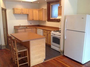 223 Buckingham Pl, Unit 2 in Philadelphia, PA - Building Photo - Building Photo