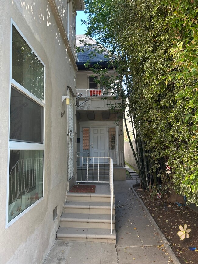 850 S Kenmore Ave, Unit 850