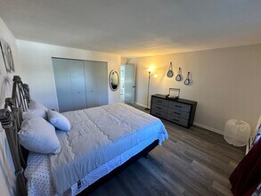 1077 Blue Hills Ave, Unit C in Bloomfield, CT - Building Photo - Building Photo