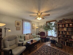 15 Clinton St in Newton, MA - Building Photo - Building Photo
