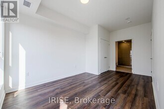 3030 Pharmacy Ave in Toronto, ON - Building Photo - Building Photo