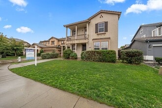 10228 Pedra Do Sol Way in Elk Grove, CA - Building Photo - Building Photo