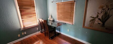 1034 Wheatley Ave in Austin, TX - Building Photo - Building Photo