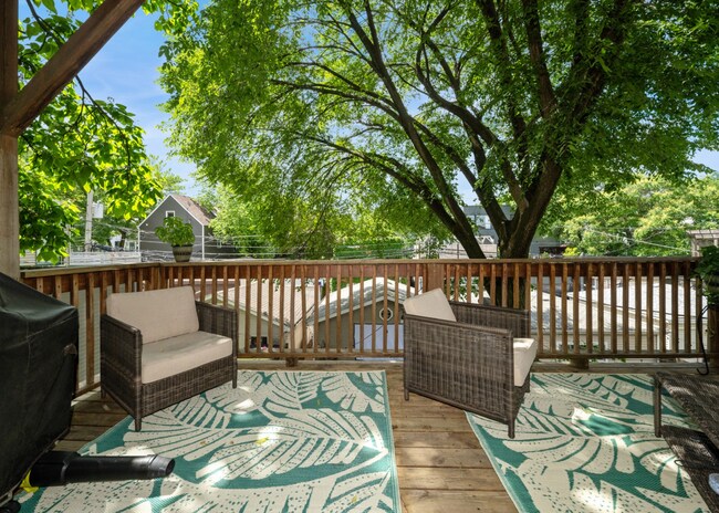 1709 W Fletcher St, Unit #1 in Chicago, IL - Foto de edificio - Building Photo