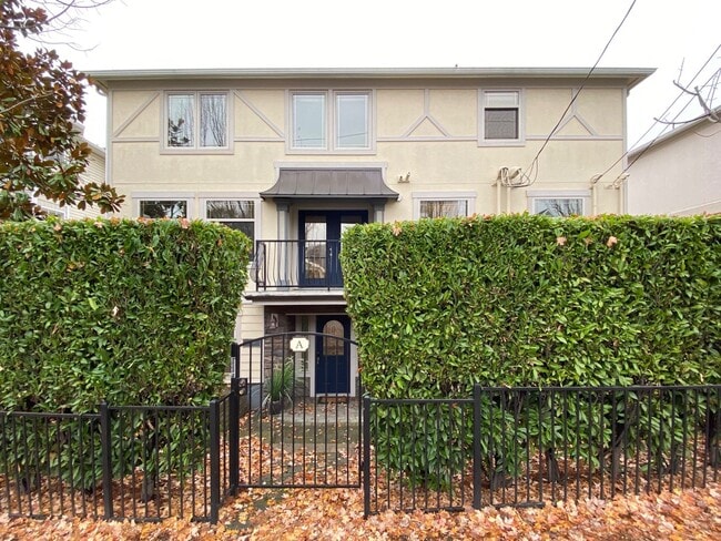 4423 Phinney Ave N in Seattle, WA - Building Photo - Building Photo